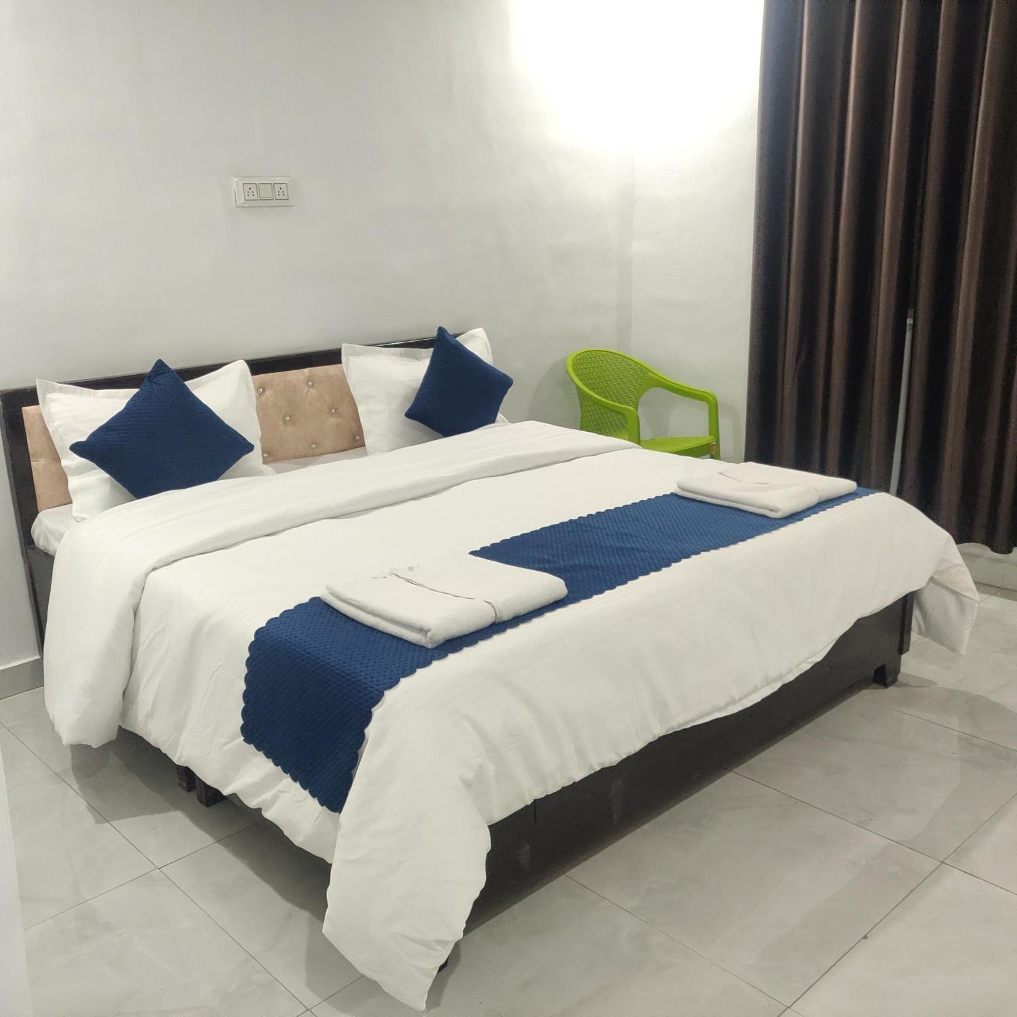 The Waterfront Resort Rishīkesh Exterior foto