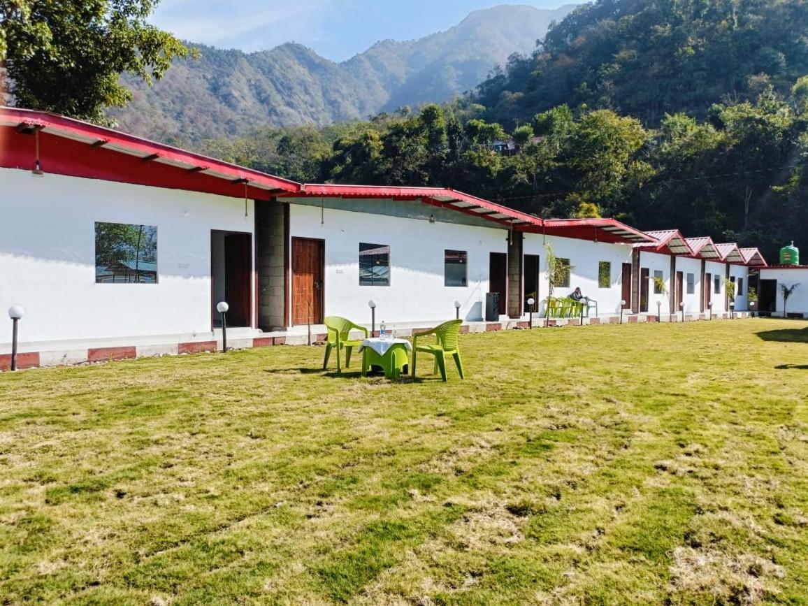 The Waterfront Resort Rishīkesh Exterior foto